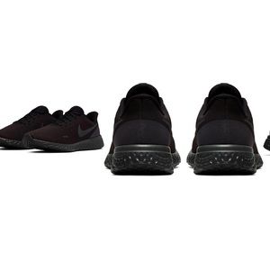 Men’s Nike Revolution Sneakers